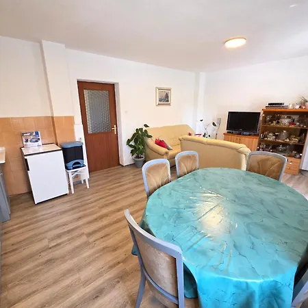 Slavica Nv - For 8 Persons