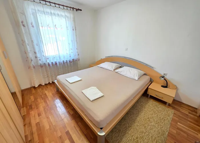 Slavica Nv - For 8 Persons *