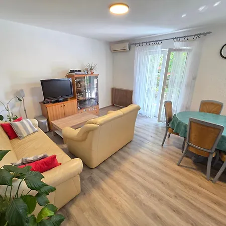 Slavica Nv - For 8 Persons Apartament