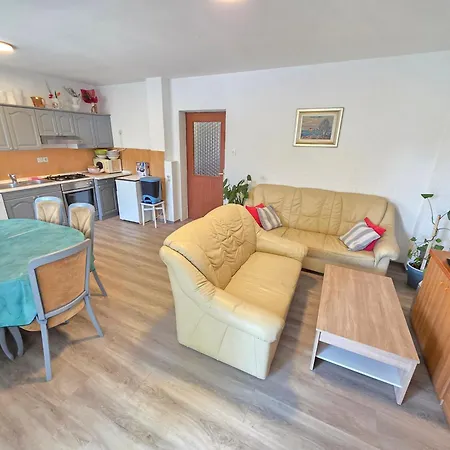 Slavica Nv - For 8 Persons Apartament Novi Vinodolski
